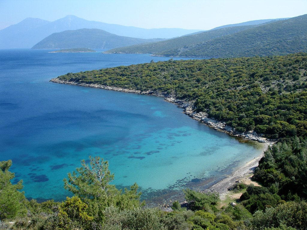 Mikri Laka Bay